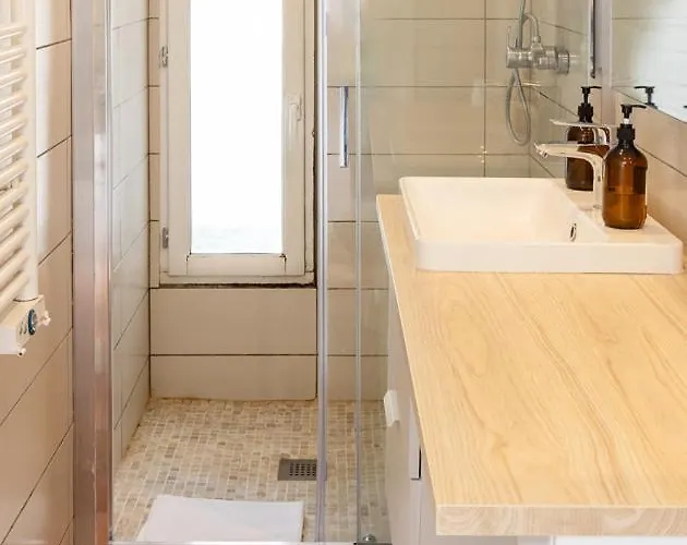 Propriete Unique De Trois Maisons 9 Au Coeur Du Croisic Ле Круазик